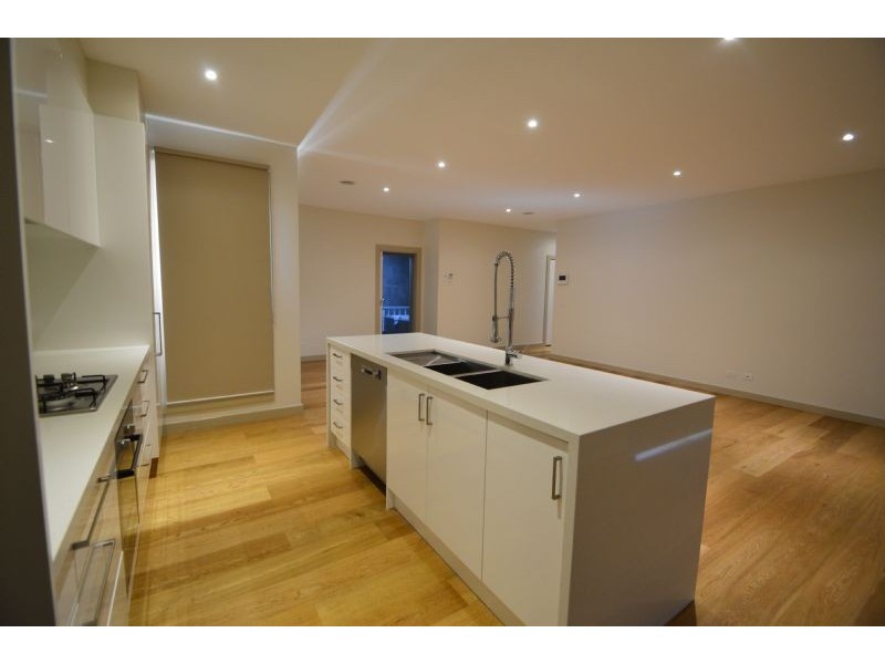 2/75 Marlborough Street, Bentleigh East VIC 3165