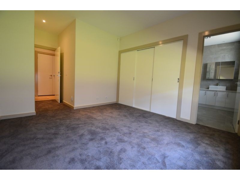 2/75 Marlborough Street, Bentleigh East VIC 3165