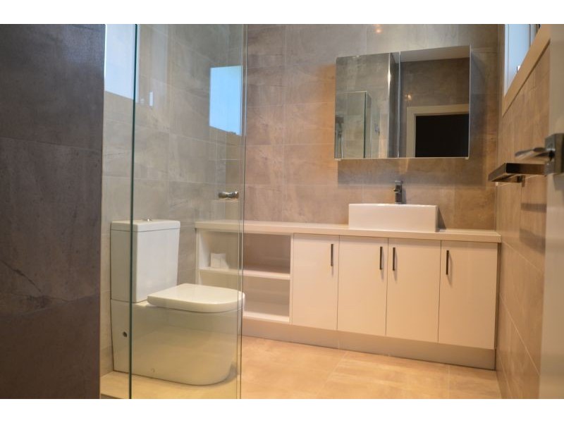 2/75 Marlborough Street, Bentleigh East VIC 3165