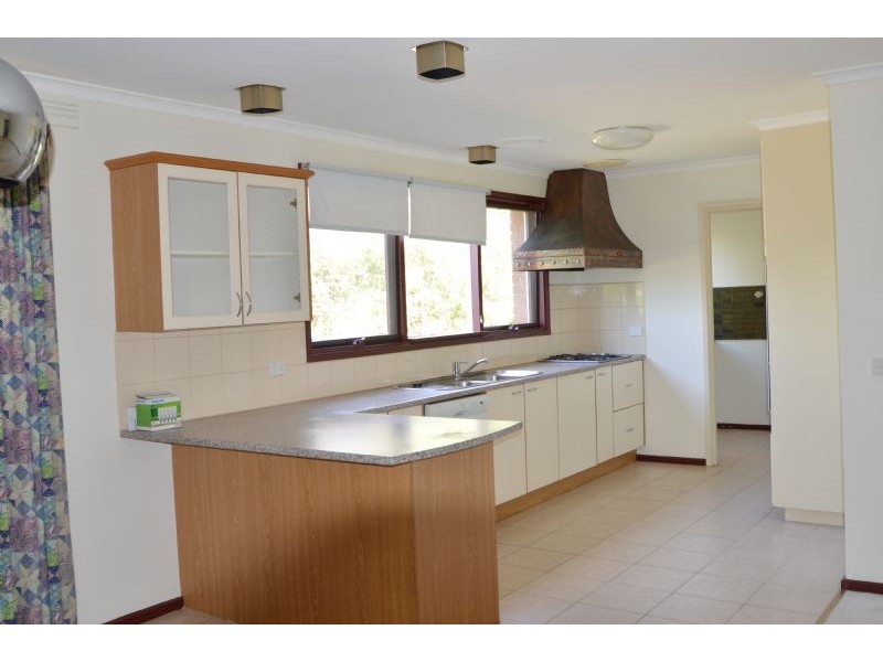 12 Buller Drive, Glen Waverley VIC 3150