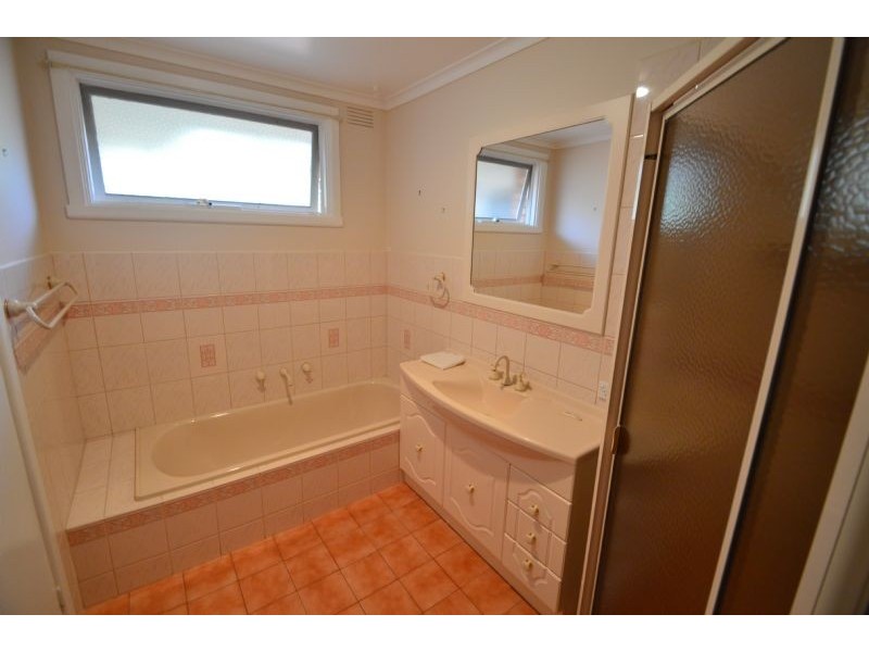 32 Belmont Road, Glen Waverley VIC 3150