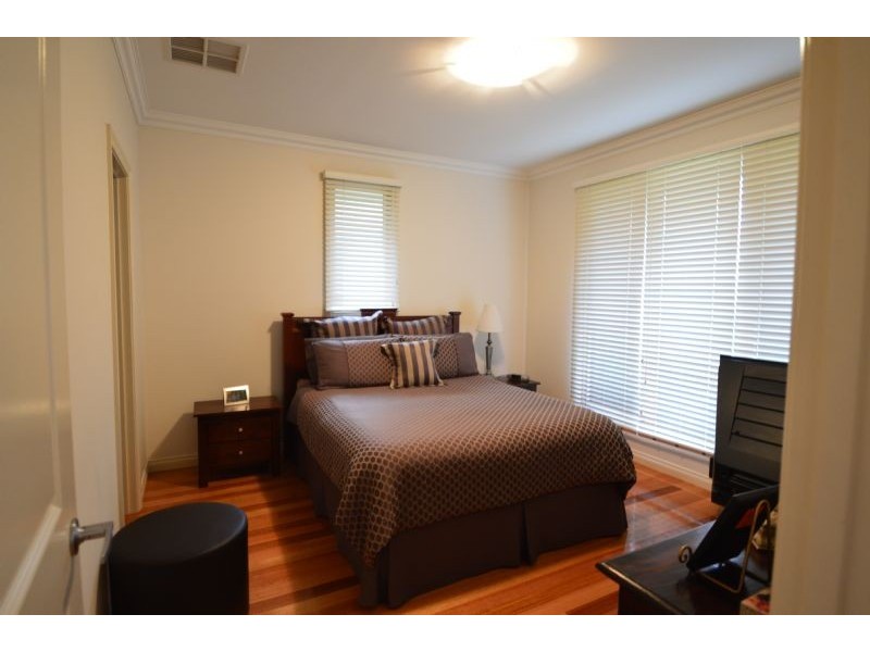 26 Doynton Parade, Mount Waverley VIC 3149