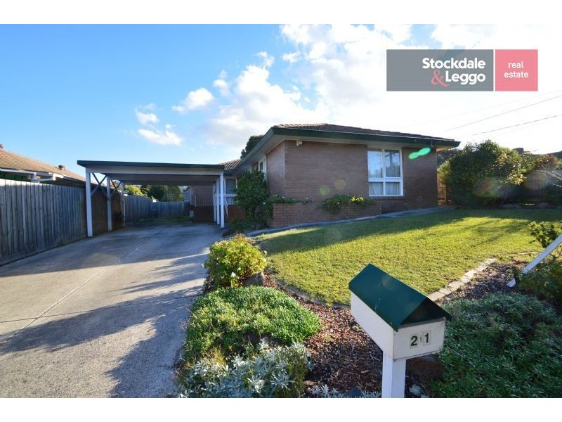 21 Paxton Drive, Glen Waverley VIC 3150