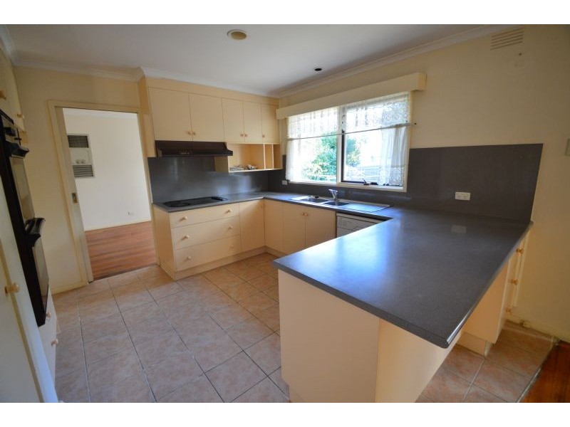 21 Paxton Drive, Glen Waverley VIC 3150