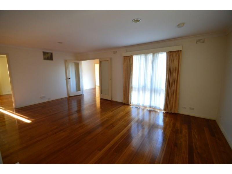 21 Paxton Drive, Glen Waverley VIC 3150