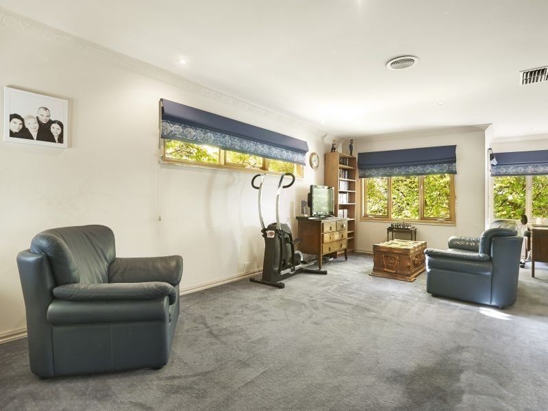 60 Relowe Crescent, Mont Albert North VIC 3129