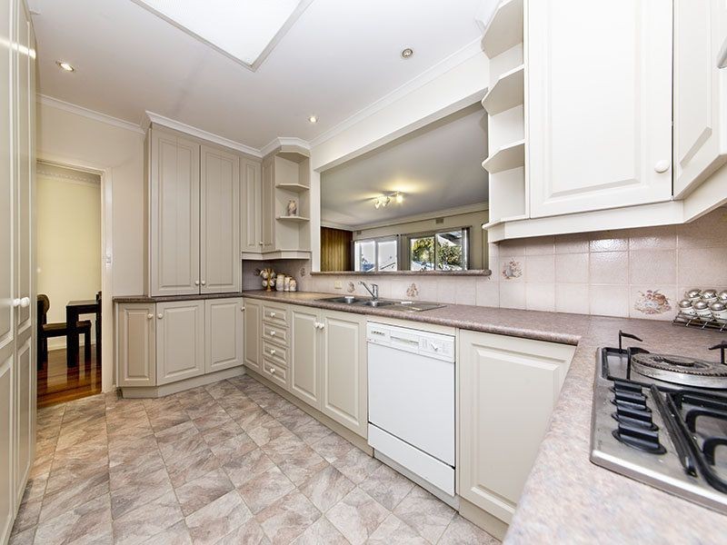 31 Le Gallienne Crescent, Mulgrave VIC 3170
