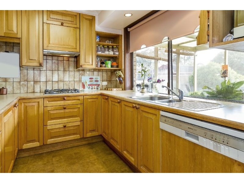 11 Henderson Court, Glen Waverley VIC 3150