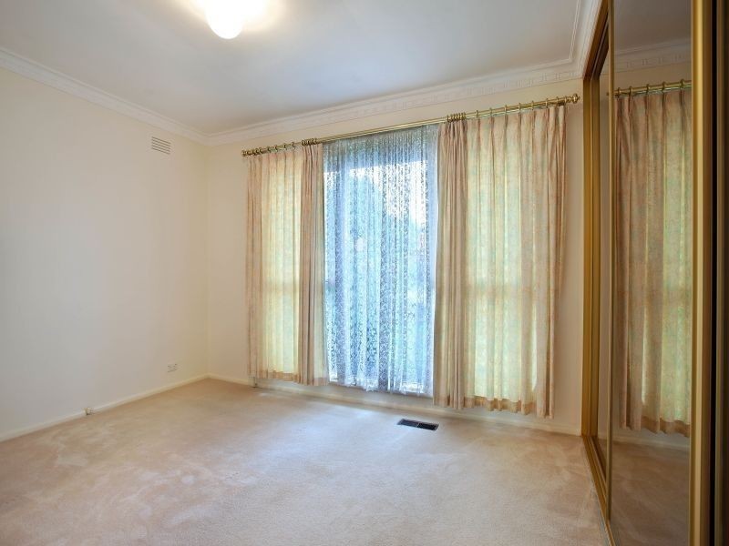 31 Le Gallienne Crescent, Mulgrave VIC 3170