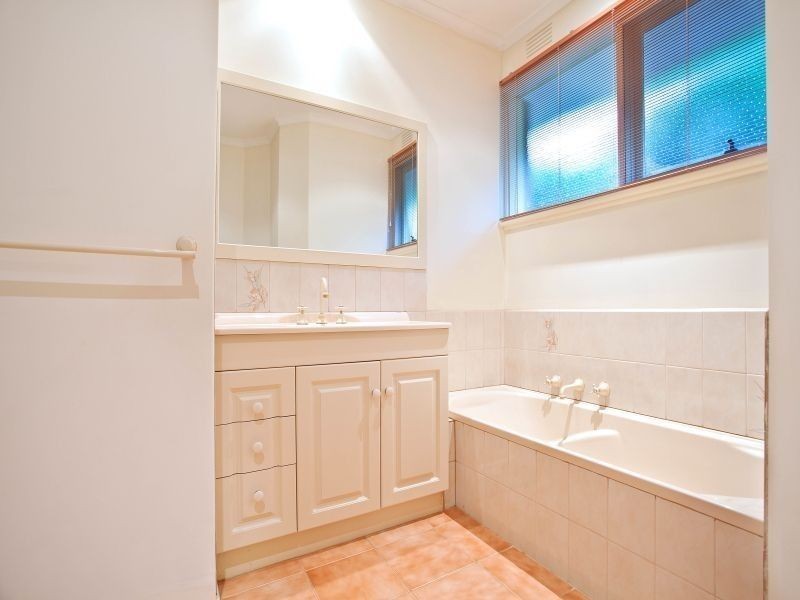 31 Le Gallienne Crescent, Mulgrave VIC 3170