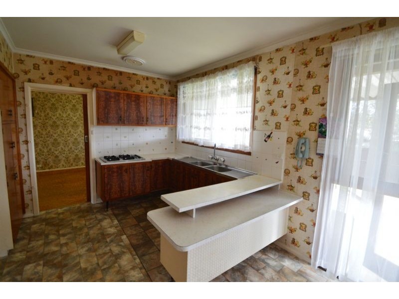 19 Elmwood Crescent, Glen Waverley VIC 3150