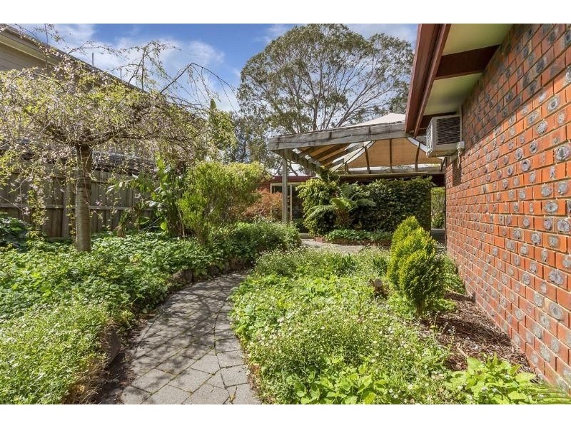 7 Chatswood Close, Glen Waverley VIC 3150