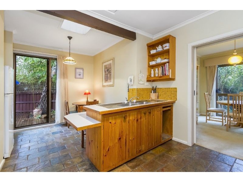 22 Coomleigh Avenue, Glen Waverley VIC 3150