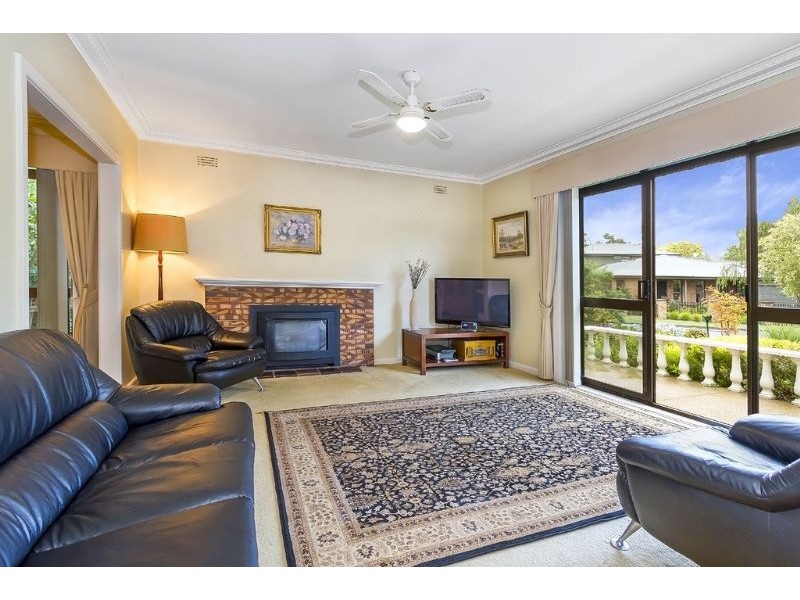 22 Coomleigh Avenue, Glen Waverley VIC 3150