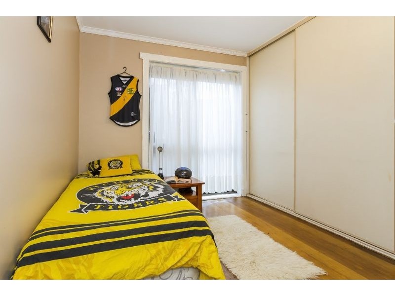 22 Coomleigh Avenue, Glen Waverley VIC 3150