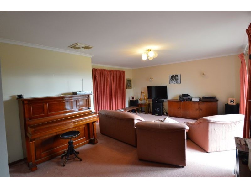 49 Haverbrack Drive, Mulgrave VIC 3170