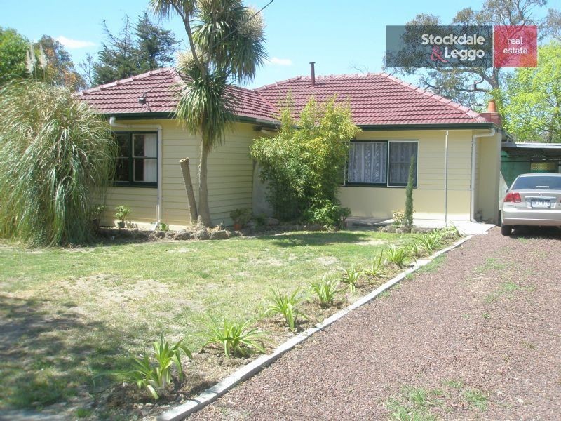 22 Meadow Crescent, Mount Waverley VIC 3149