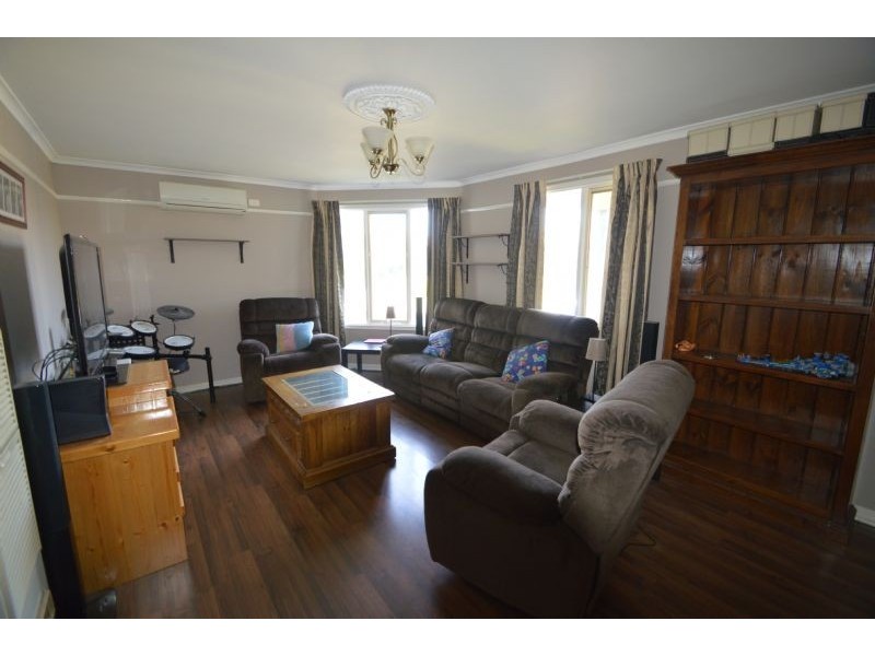 23 Insignia Crescent, Berwick VIC 3806