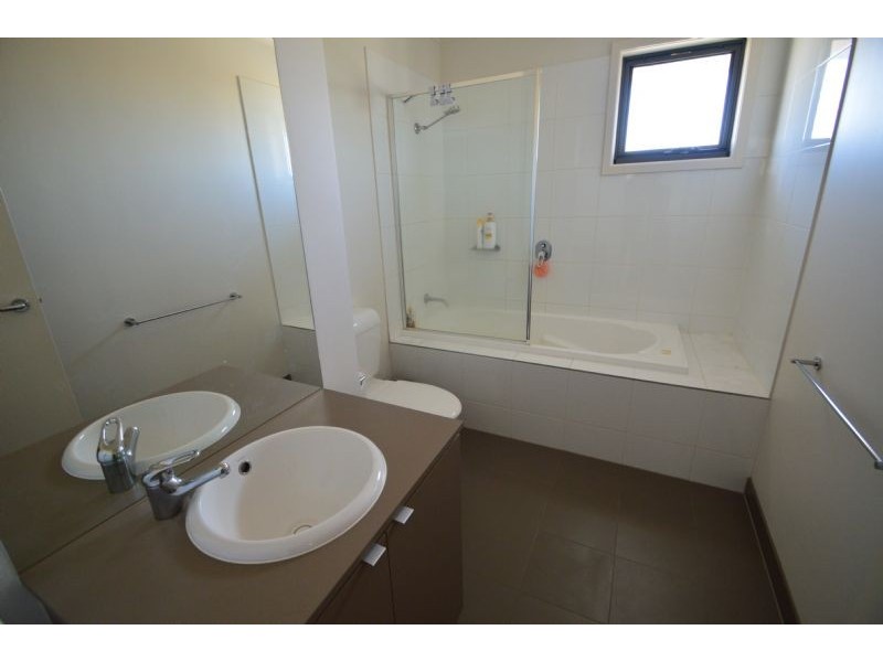 43 Lords Avenue, Mulgrave VIC 3170