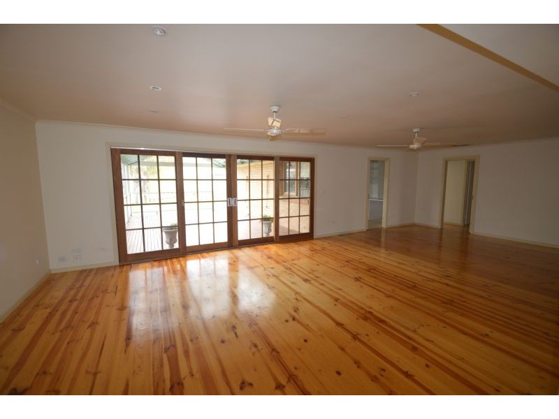 30 Hinkler Road, Glen Waverley VIC 3150