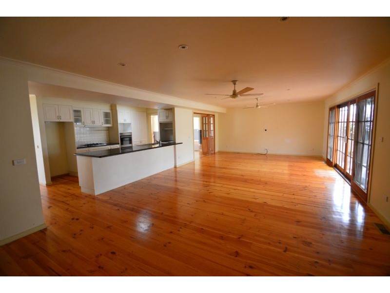 30 Hinkler Road, Glen Waverley VIC 3150