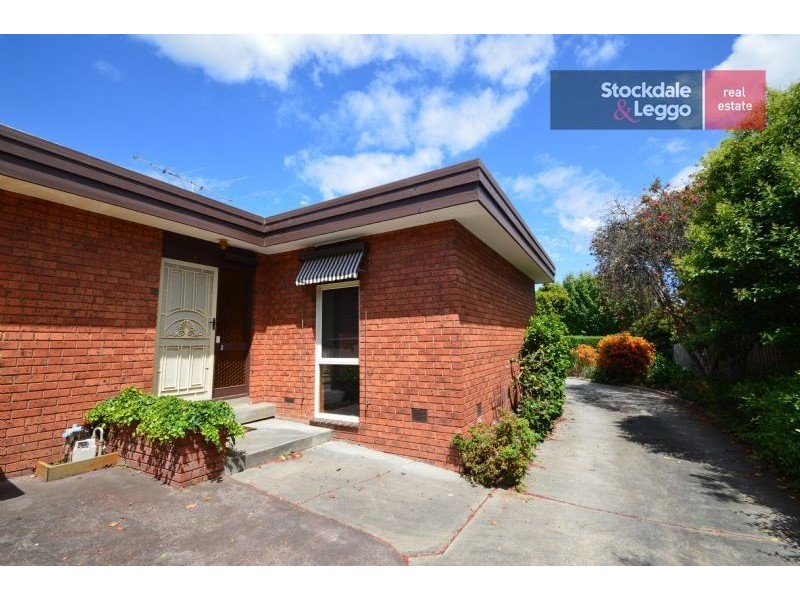 1/4 Middleborough Road, Burwood East VIC 3151