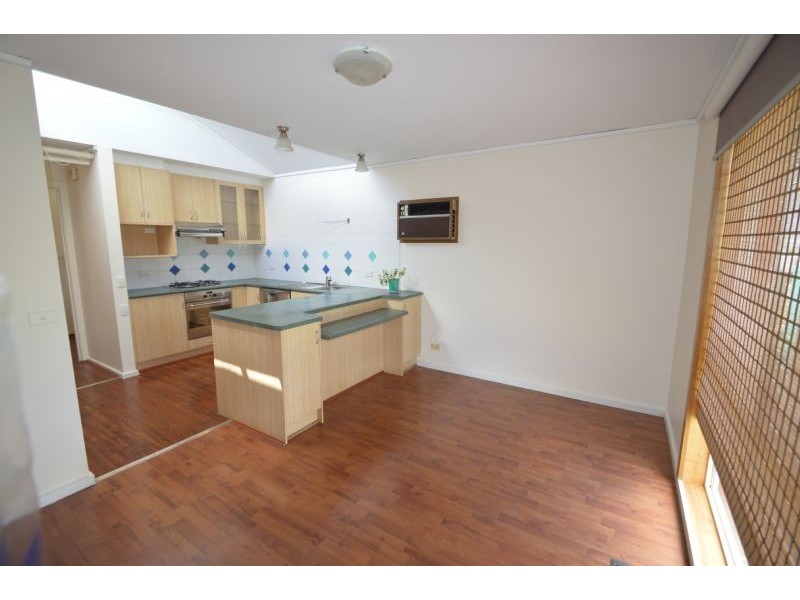 1/4 Middleborough Road, Burwood East VIC 3151