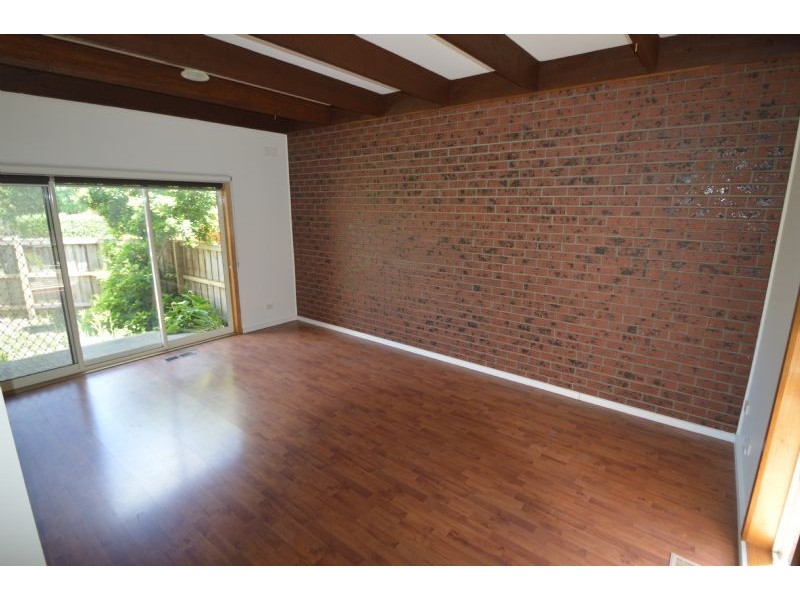 1/4 Middleborough Road, Burwood East VIC 3151