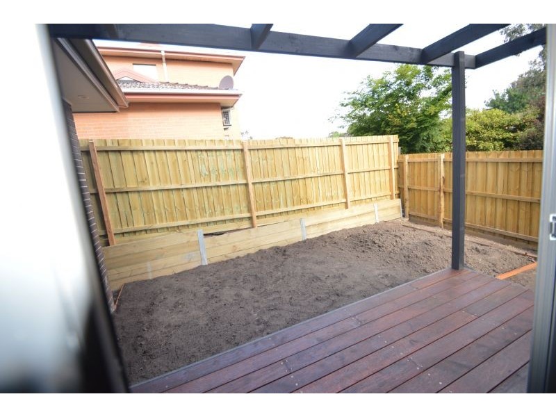 2/38 Darbyshire Road, Mount Waverley VIC 3149