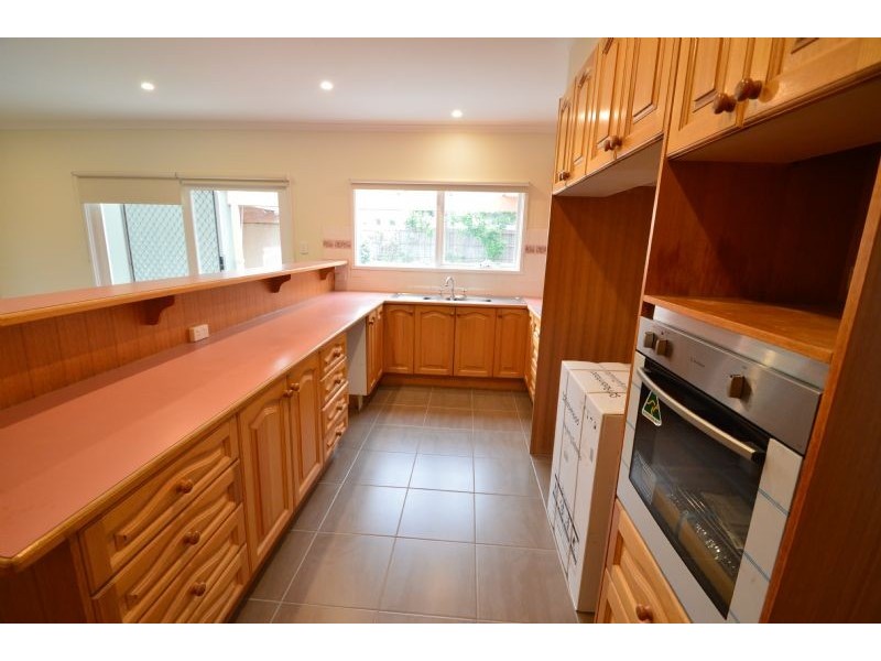 33 Amber Grove, Mount Waverley VIC 3149