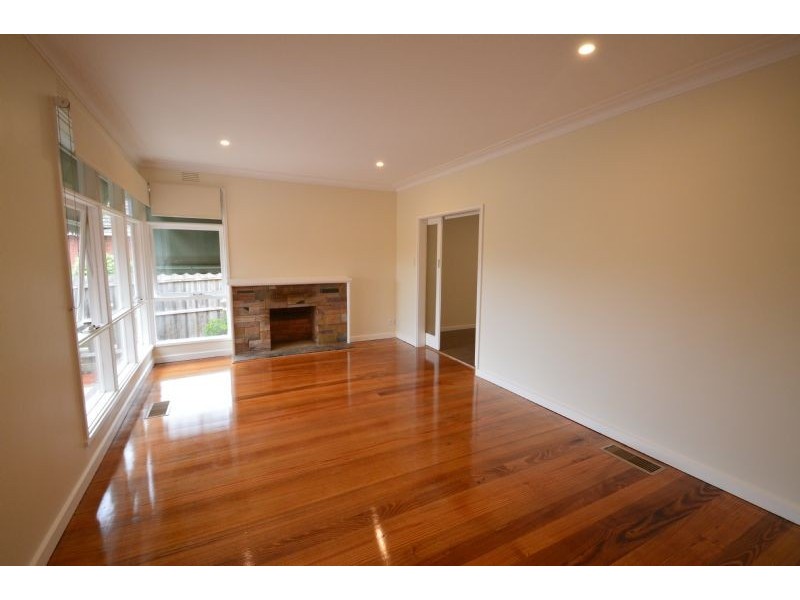 33 Amber Grove, Mount Waverley VIC 3149