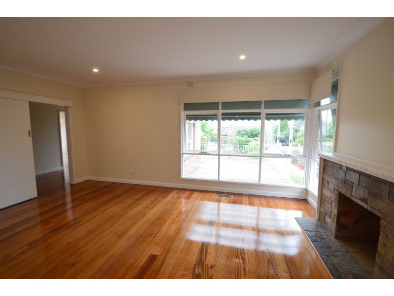 33 Amber Grove, Mount Waverley VIC 3149