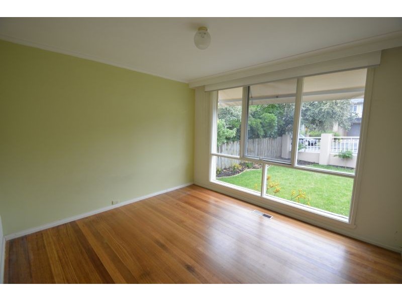 1 Pinewood Drive, Mount Waverley VIC 3149