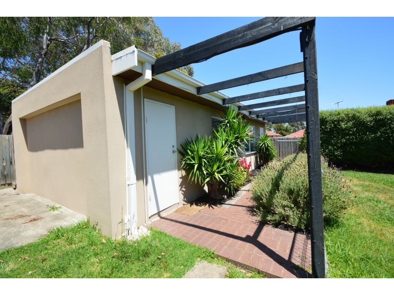 1 Pinewood Drive, Mount Waverley VIC 3149