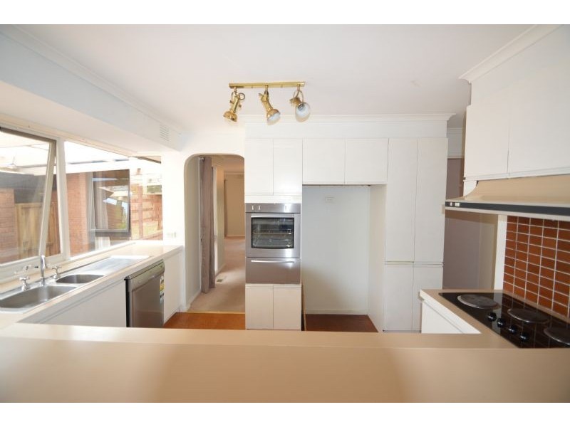 43 Winmalee Drive, Glen Waverley VIC 3150