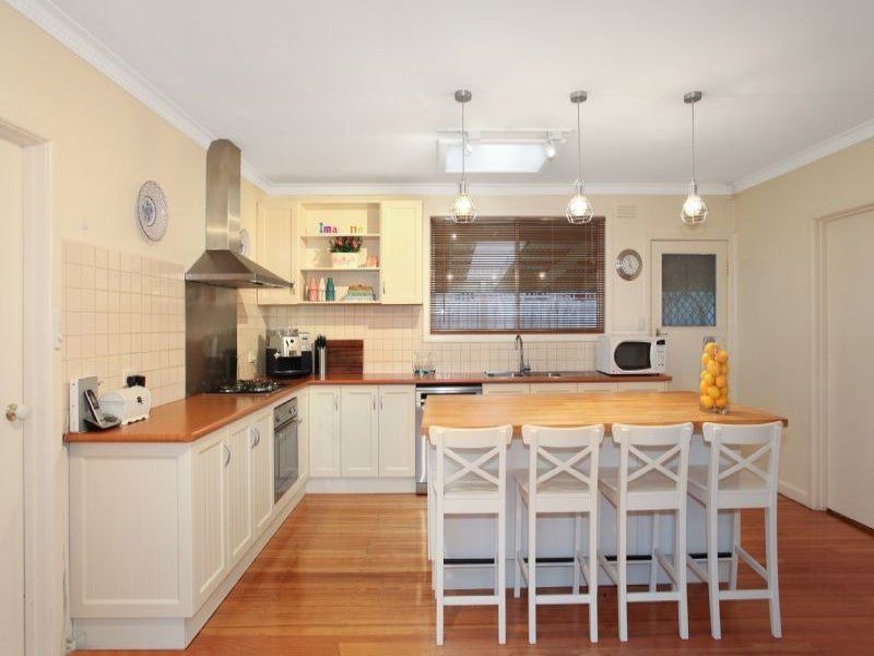 13 Kingswood Avenue, Mount Waverley VIC 3149