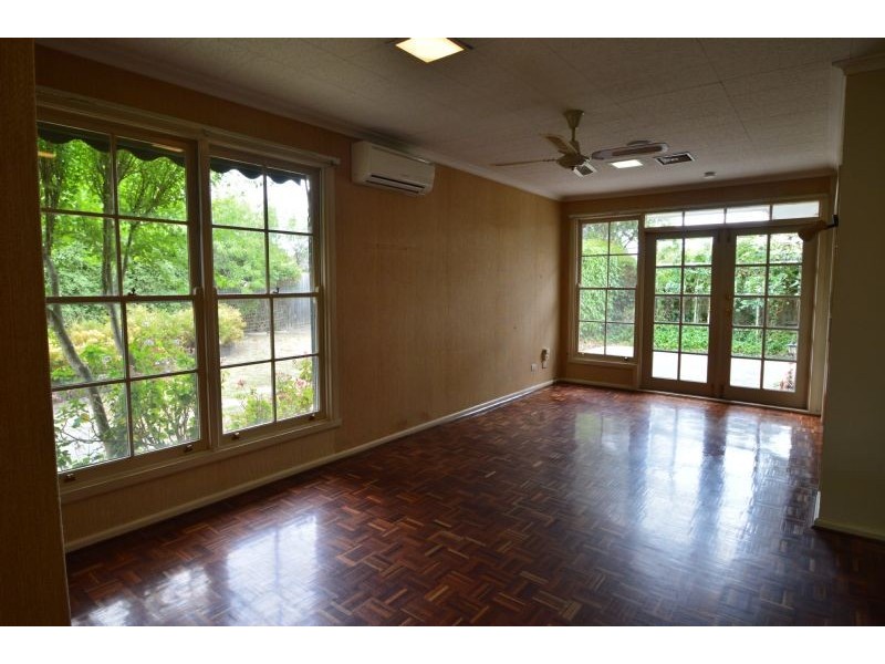 7 Kingswood Avenue, Mount Waverley VIC 3149