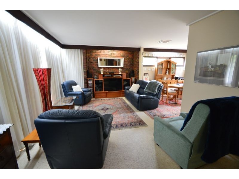 73 Lockhart Road, Ringwood North VIC 3134