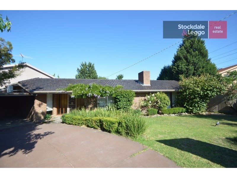 1 Sampson Drive, Mount Waverley VIC 3149