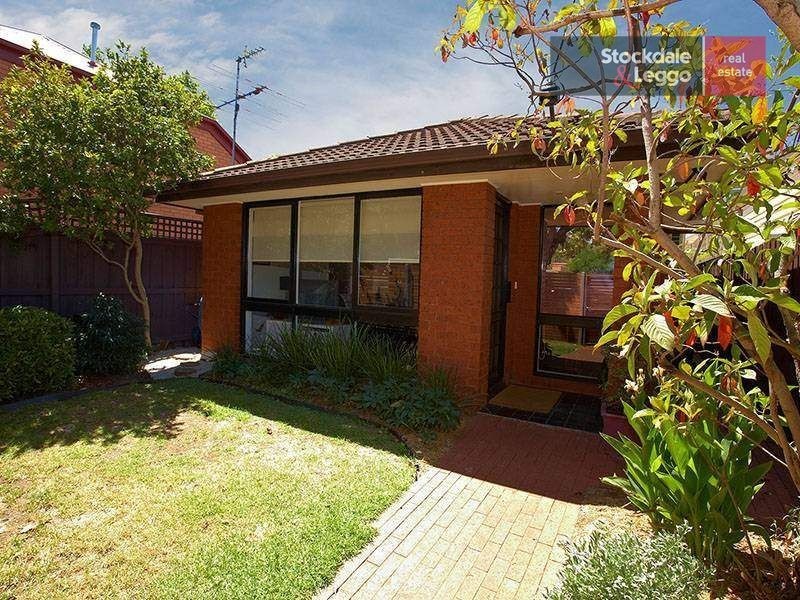 1 Robertson Street, Kensington VIC 3031