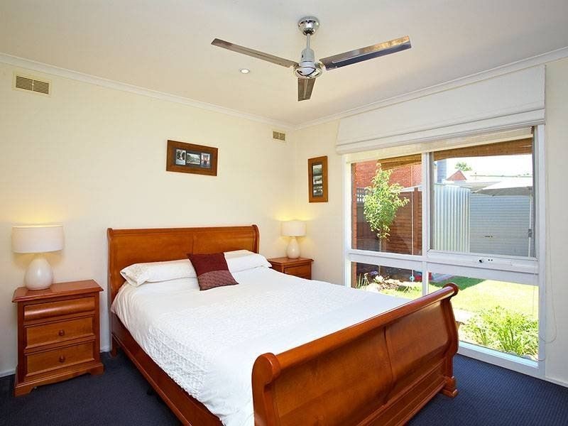 1 Robertson Street, Kensington VIC 3031