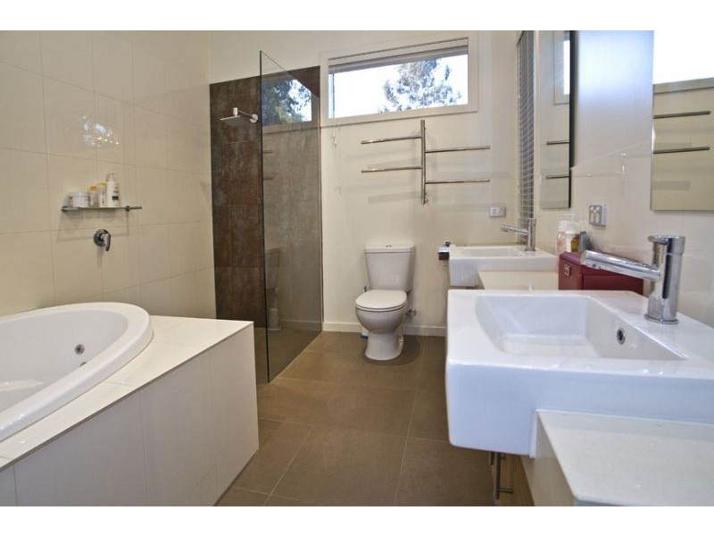 17A Grenfell Road, Mount Waverley VIC 3149