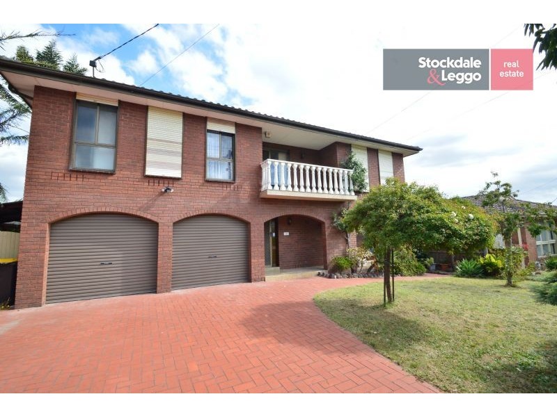 2 Cezanne Crescent, Wheelers Hill VIC 3150