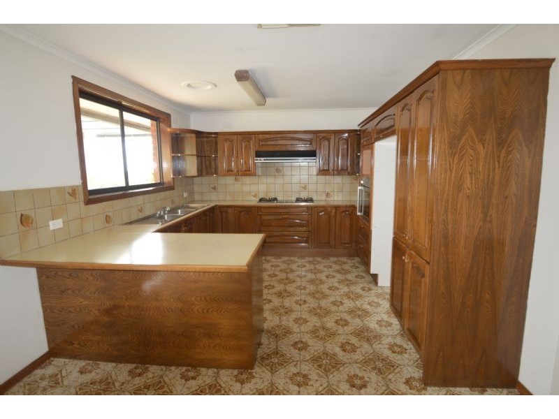 2 Cezanne Crescent, Wheelers Hill VIC 3150