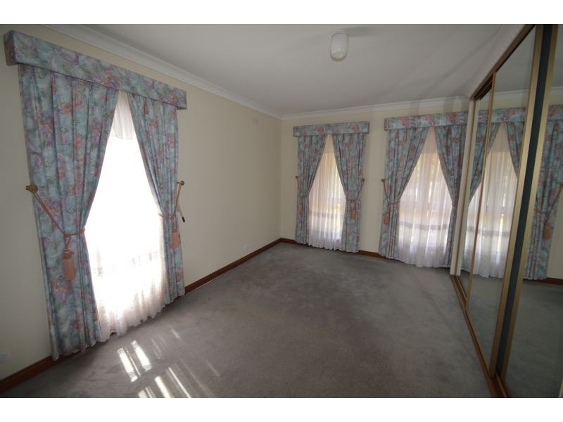 2 Cezanne Crescent, Wheelers Hill VIC 3150