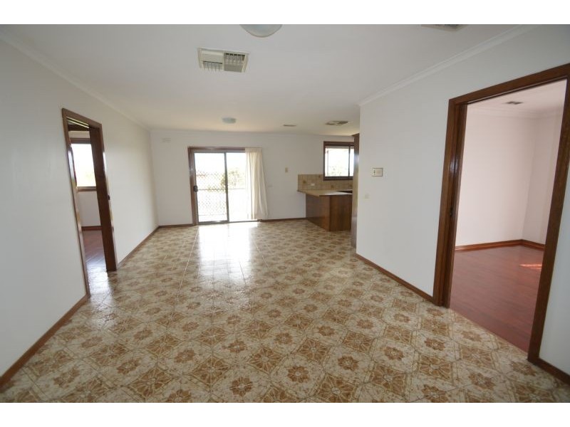 2 Cezanne Crescent, Wheelers Hill VIC 3150