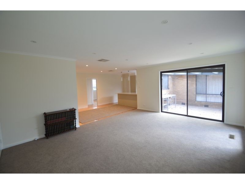 8 Fuchsia Court, Wheelers Hill VIC 3150