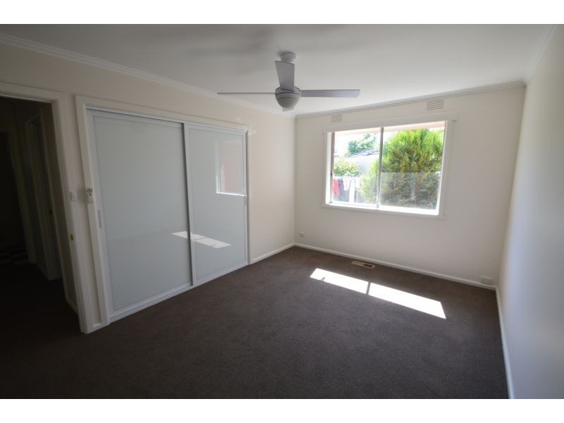2/27 Grenfell Road, Mount Waverley VIC 3149