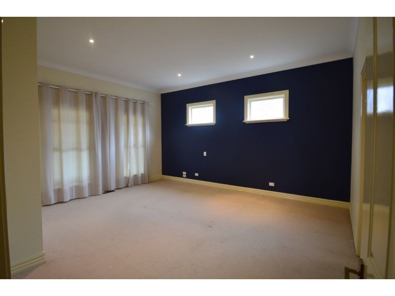 24 Fairway Avenue, Mount Waverley VIC 3149