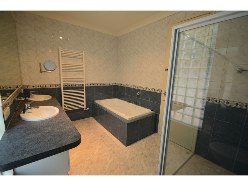 4 Walter Street, Glen Waverley VIC 3150